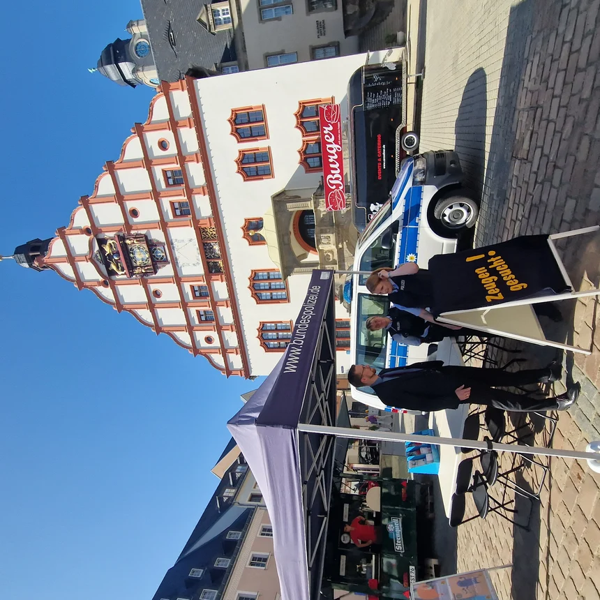 Grafik: weißer Hintergrund mit schwarzer Aufschrift: Kommunaler Präventionsrat Plauen 