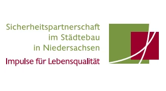 Das Bild zeigt das rot-grüne Logo der "Sicherheitspartnerschaft im Städtebau in Niedersachsen".