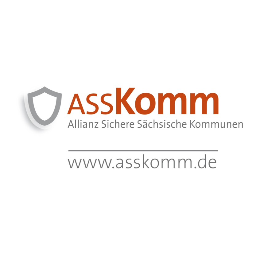 Das ASSKomm-Logo als Schriftzug mit einem stilisierten Schild.
