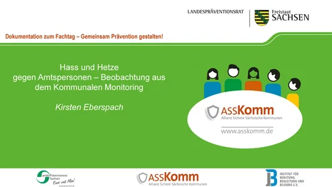 Grafik im ASSKomm-Design mit dem Titel des Vortrages und namentlicher Nennung der Referentin.