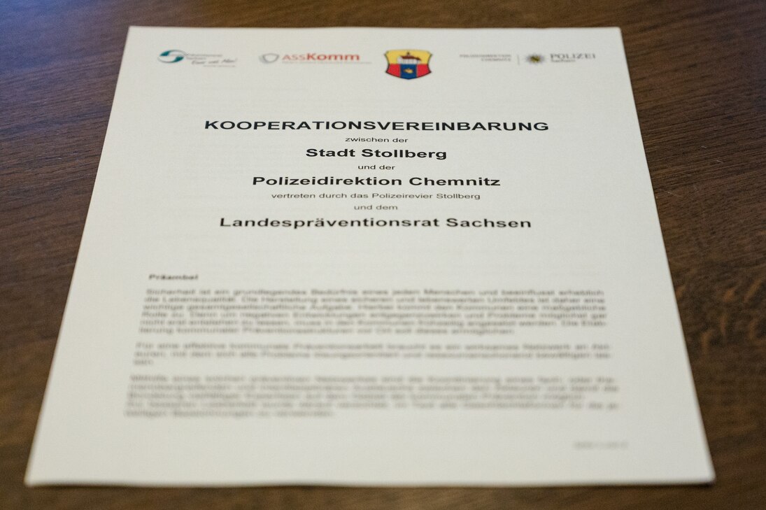 Die Kooperationsvereinbarung von Stolberg liegt auf einem Tisch