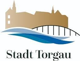 Logo der Stadt mit stilisierter Burg und den Namen der Stadt.