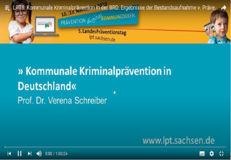 Titel des Films "Kommunale Kriminalprävention in Deutschland" im LPT5 Style.